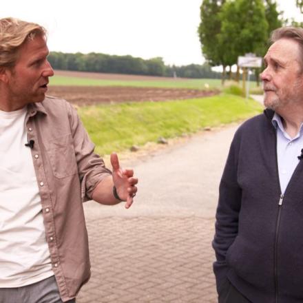 Presentatoren Frans Pollux en Joep Leerssen in Limburg in de Waereld © L1