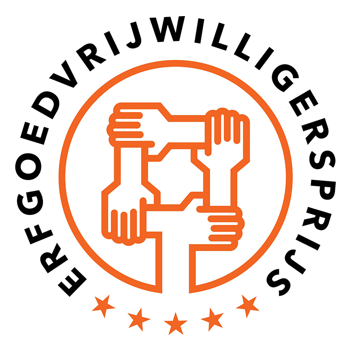 Logo erfgoedvrijwilligersprijs, vier handen die elkaar vasthouden.